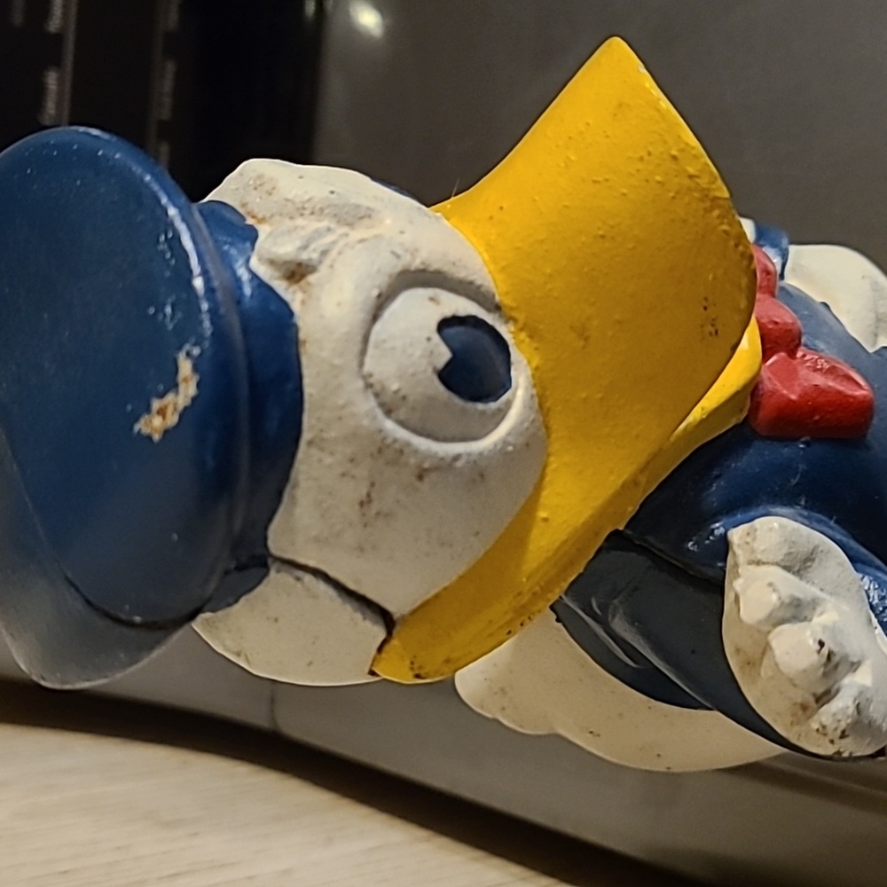 Vintage Donald Duck Cast Iron Bank - Picture 2 of 8